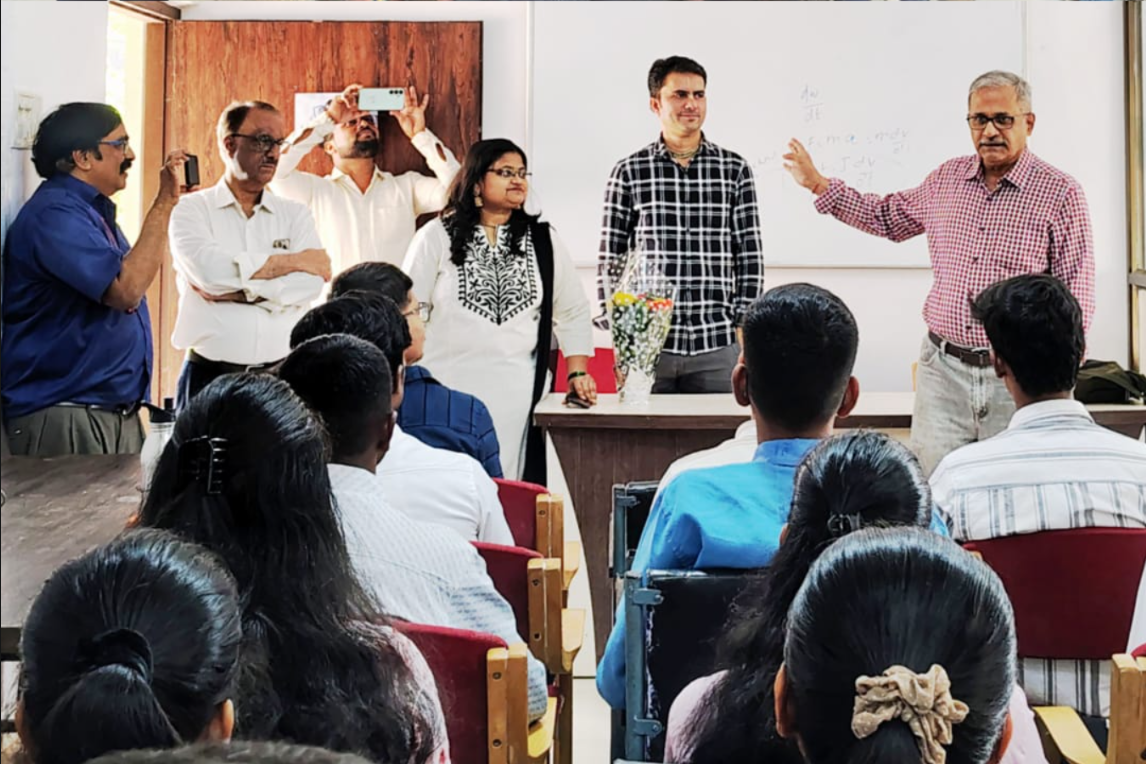 Interactive whiteboard discussion between S&V PowerTech engineers and SSPMCOE students
