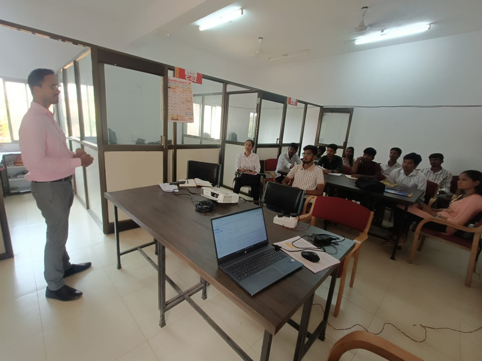 S&V PowerTech engineer conducting industry-oriented training session for electrical engineering students